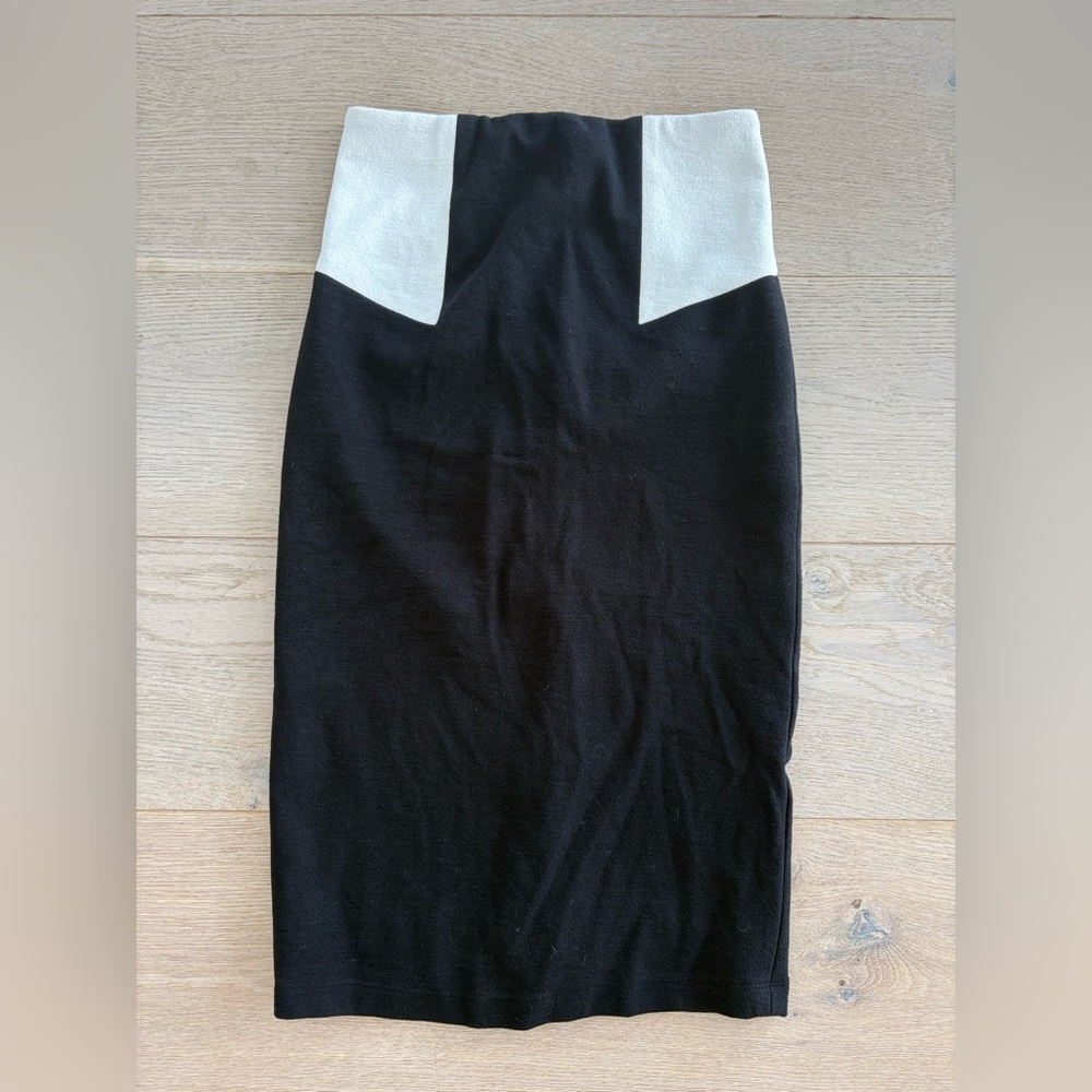 Alice and Olivia Midi Pencil Skirt in Black and White size 2